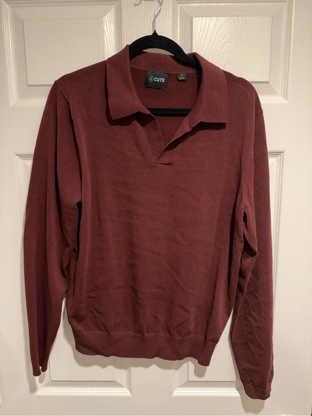 Cuts Clothing Men's Maroon V-Neck Polo Sweater